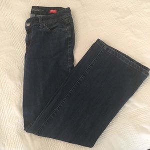 Level 99 jeans low-rise  size 27 Newport wide leg